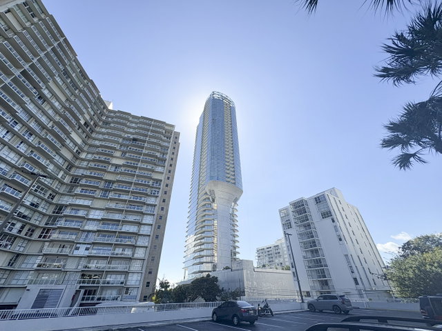 Una Miami photo 2
